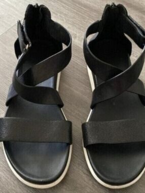 Sofft Fiore Gladiator Leather Sandals Black White Zipper Closure Resort Size 7